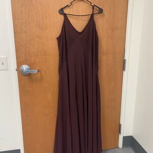 Elegant Burgundy Maxi Dress